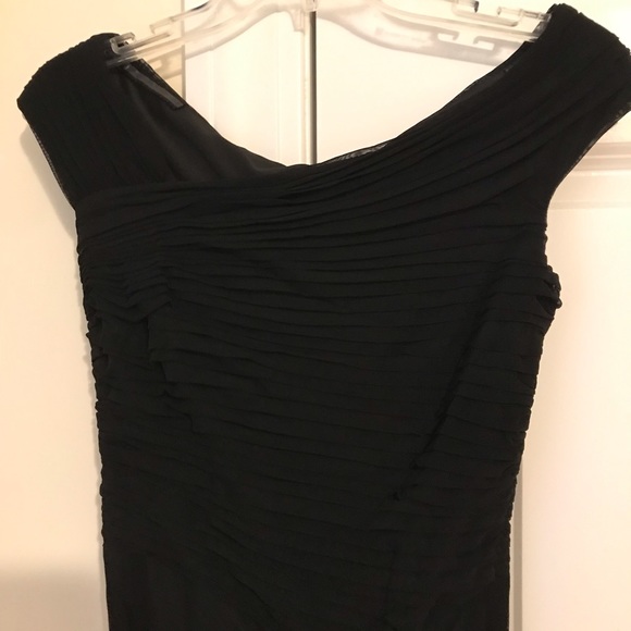 Tadashi Shoji Gown - Picture 5 of 5